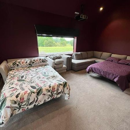 The Clubhouse Villa Hamilton Bagian luar foto
